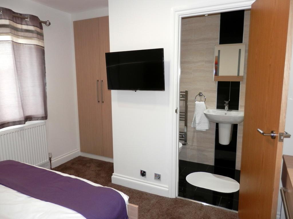 Bed and Breakfast Heathrow Travellers Hub Hounslow Pokój zdjęcie