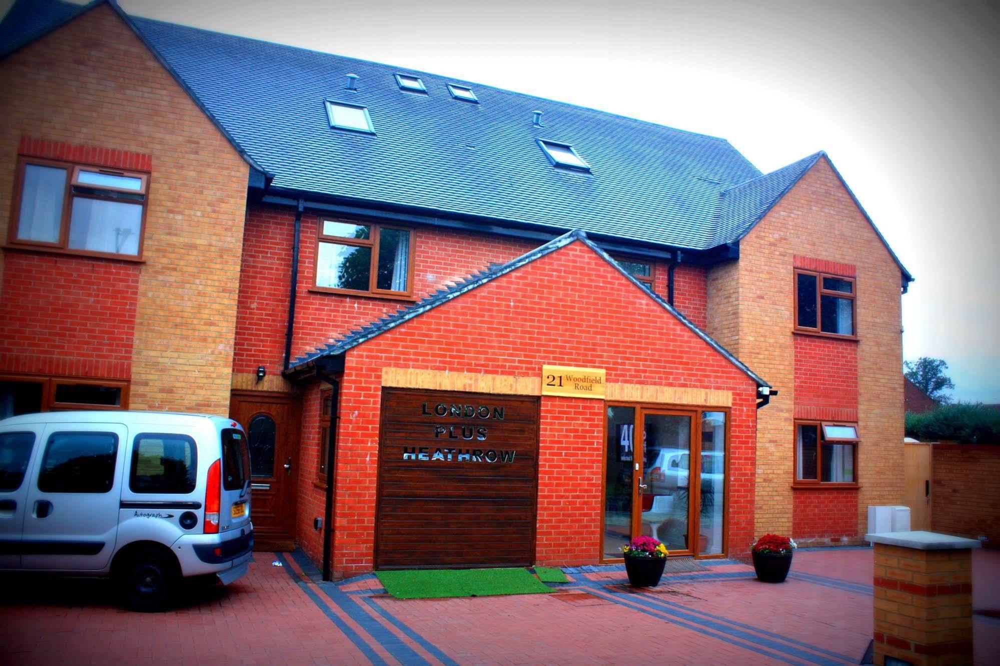 Bed and Breakfast Heathrow Travellers Hub Hounslow Zewnętrze zdjęcie